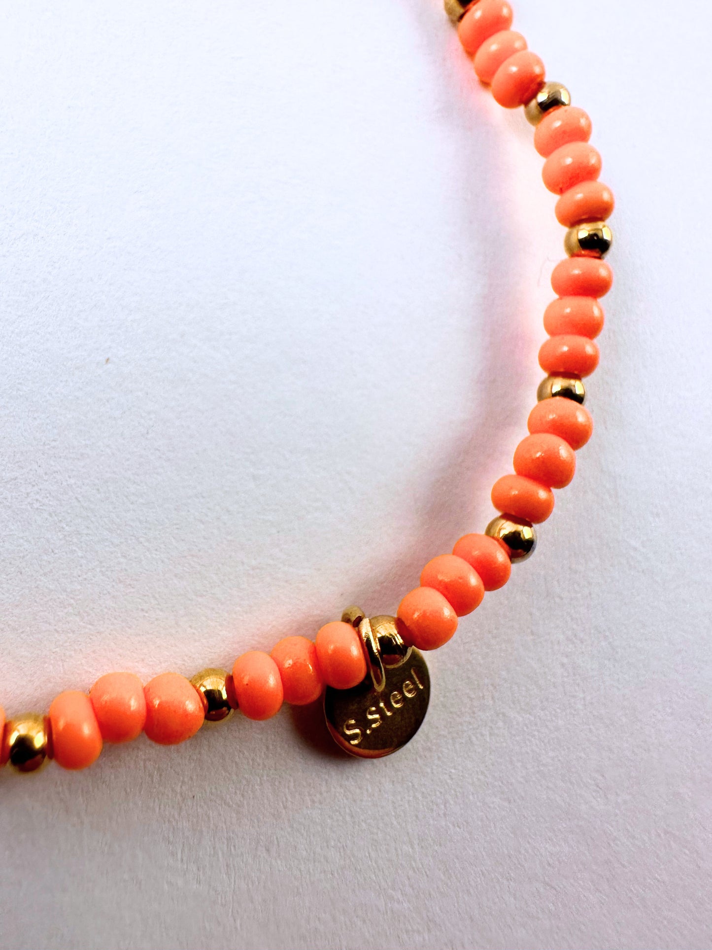 Armband matt mit Edelstahlelementen (versch. Farben)