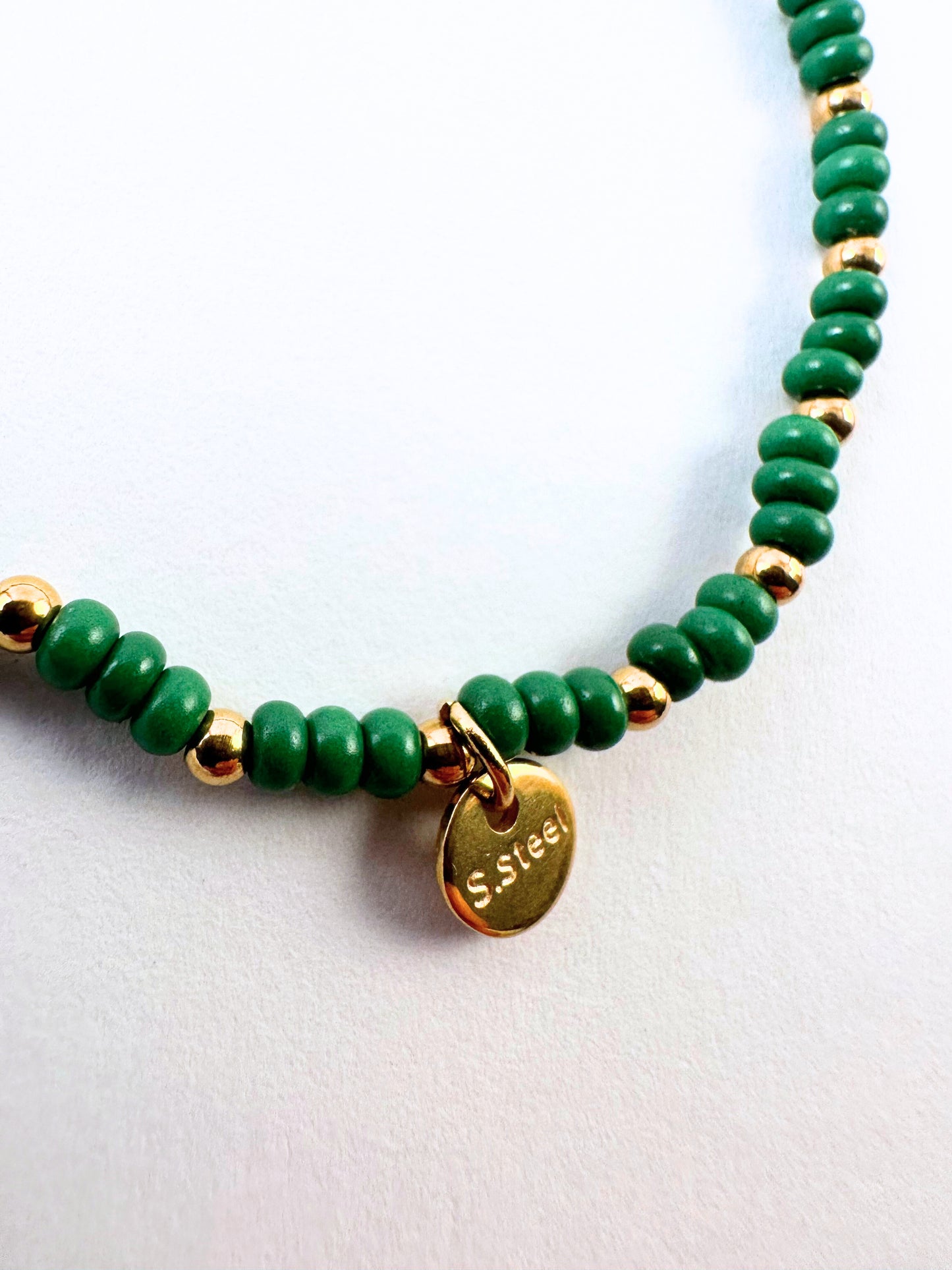 Armband matt mit Edelstahlelementen (versch. Farben)